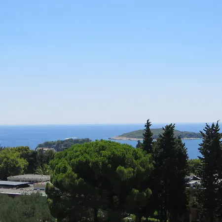 And Rogosic Хвар