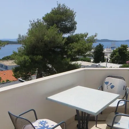 And Rogosic Apartment *