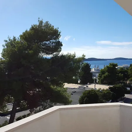 And Rogosic Apartment *